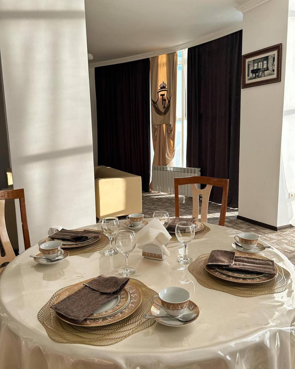 Tanzharyk Hotel Aktobe Bagian luar foto
