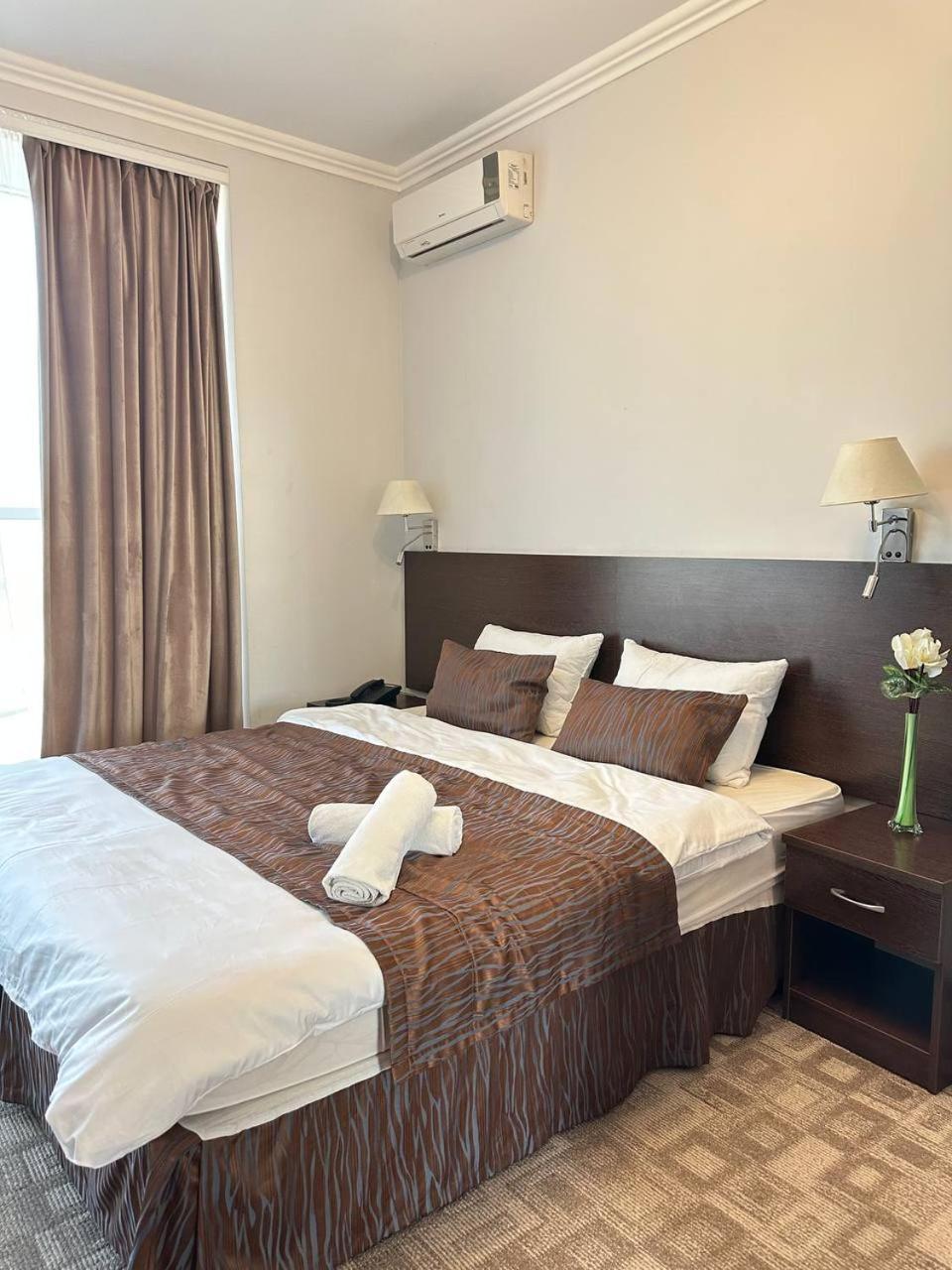 Tanzharyk Hotel Aktobe Bagian luar foto