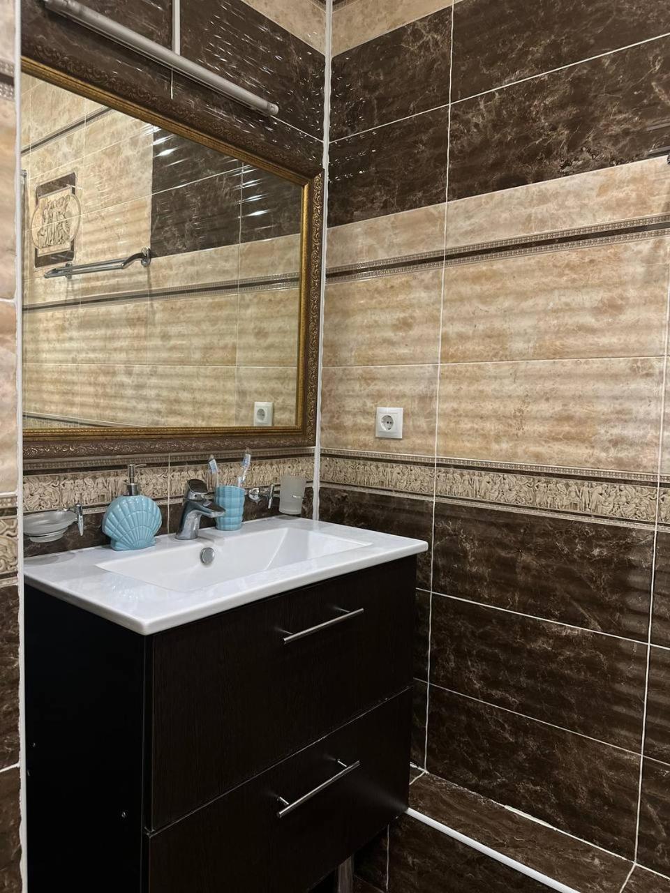 Tanzharyk Hotel Aktobe Bagian luar foto