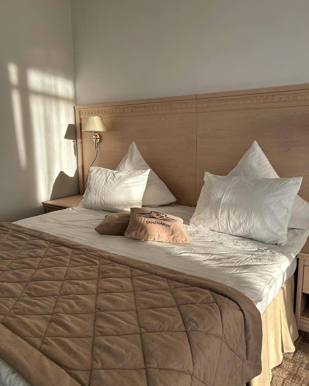 Tanzharyk Hotel Aktobe Bagian luar foto