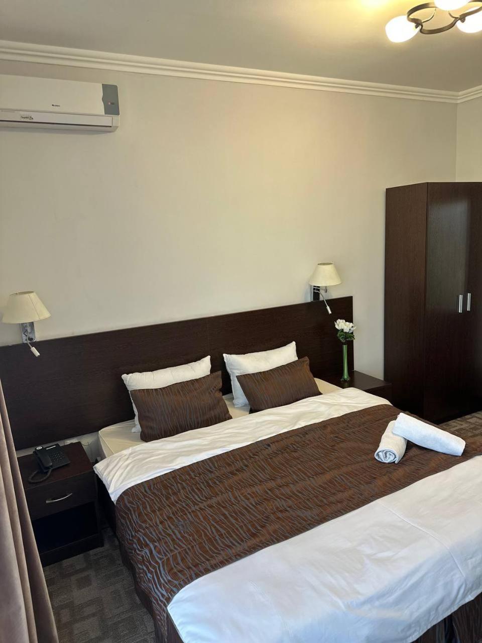 Tanzharyk Hotel Aktobe Bagian luar foto