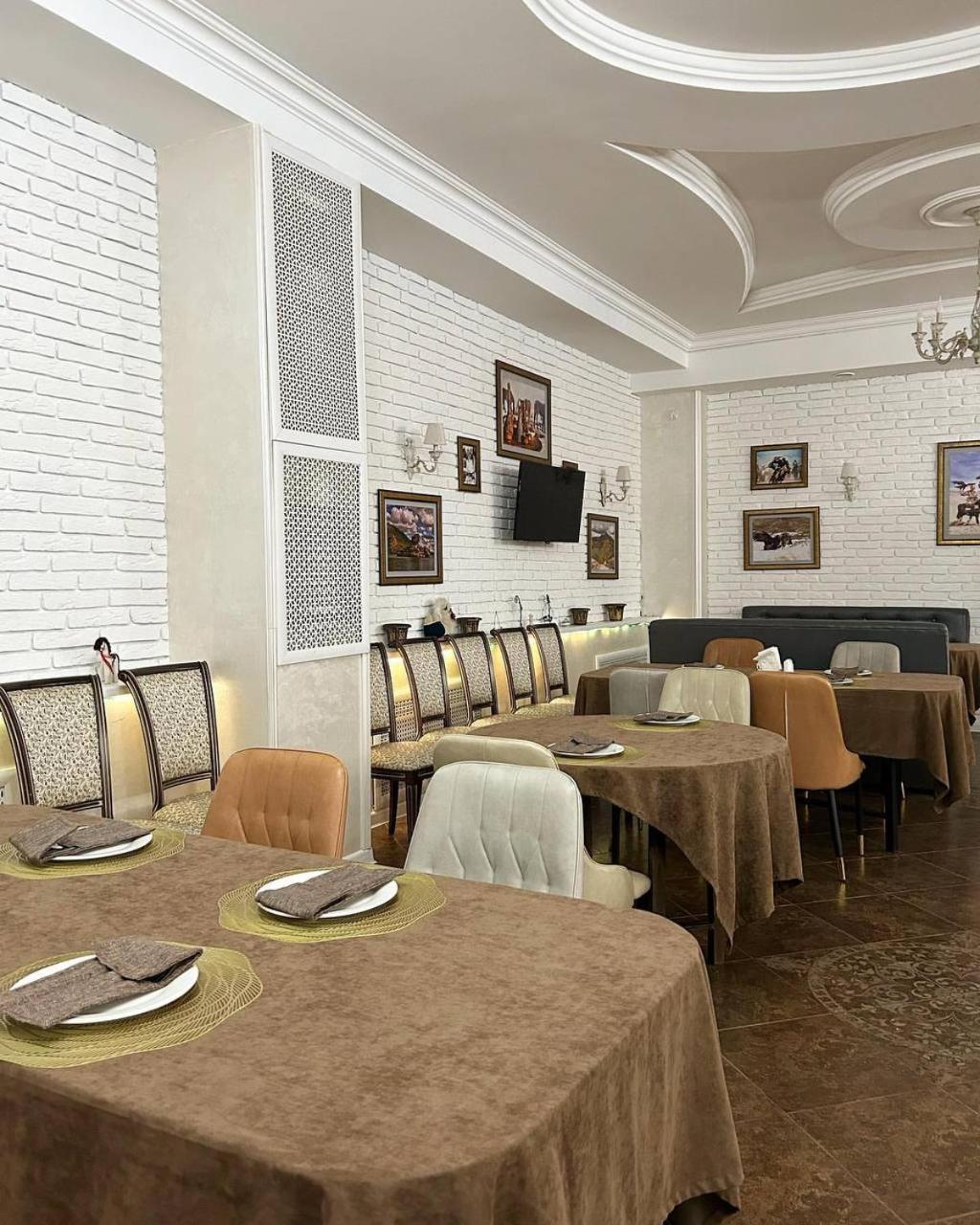 Tanzharyk Hotel Aktobe Bagian luar foto