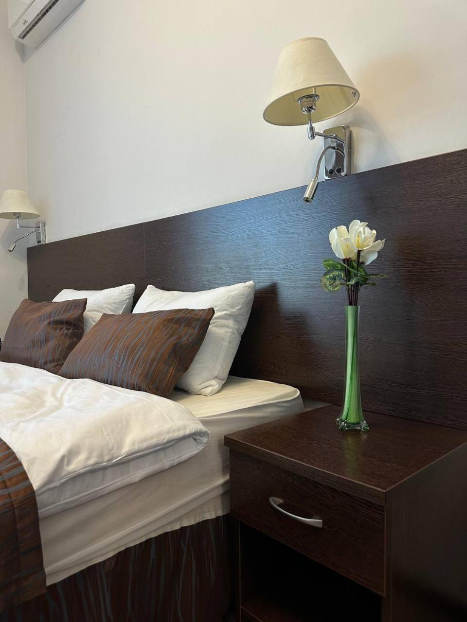 Tanzharyk Hotel Aktobe Bagian luar foto