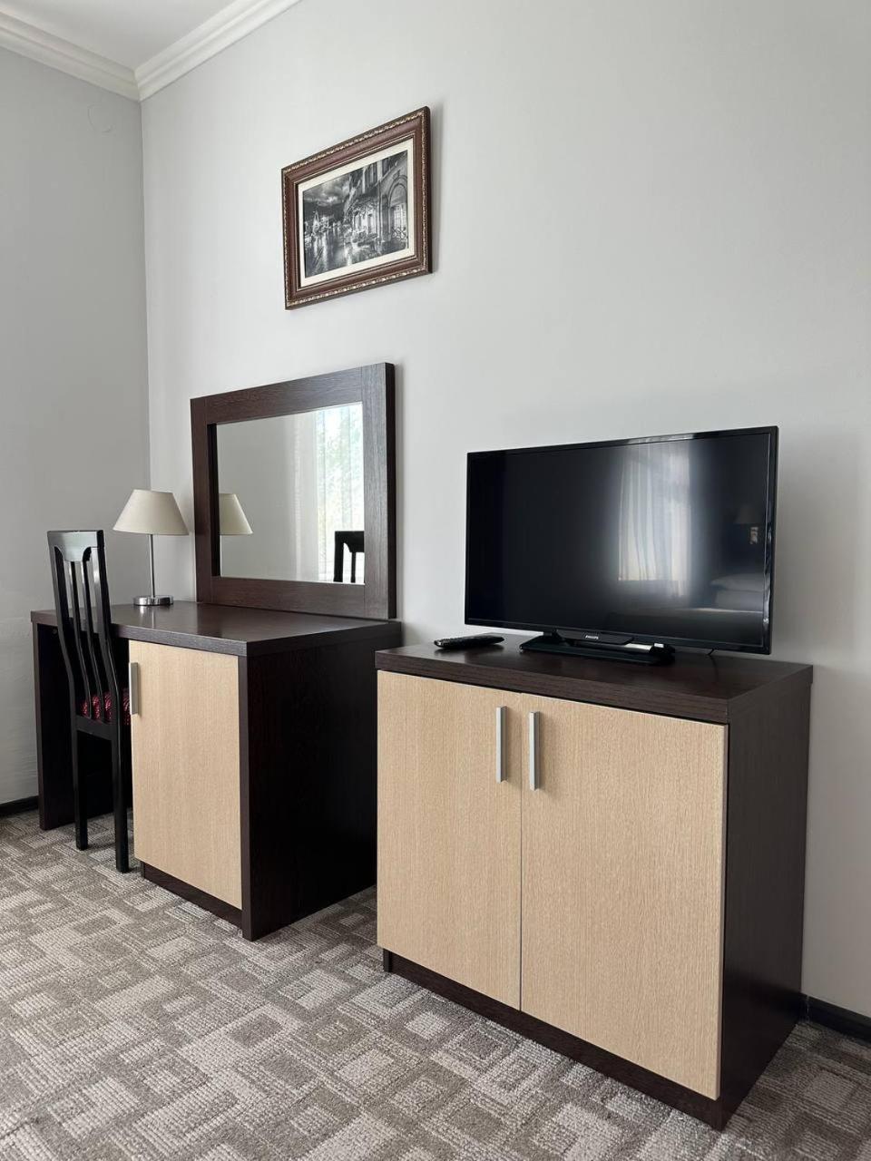 Tanzharyk Hotel Aktobe Bagian luar foto
