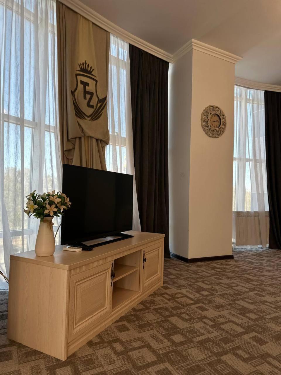 Tanzharyk Hotel Aktobe Bagian luar foto