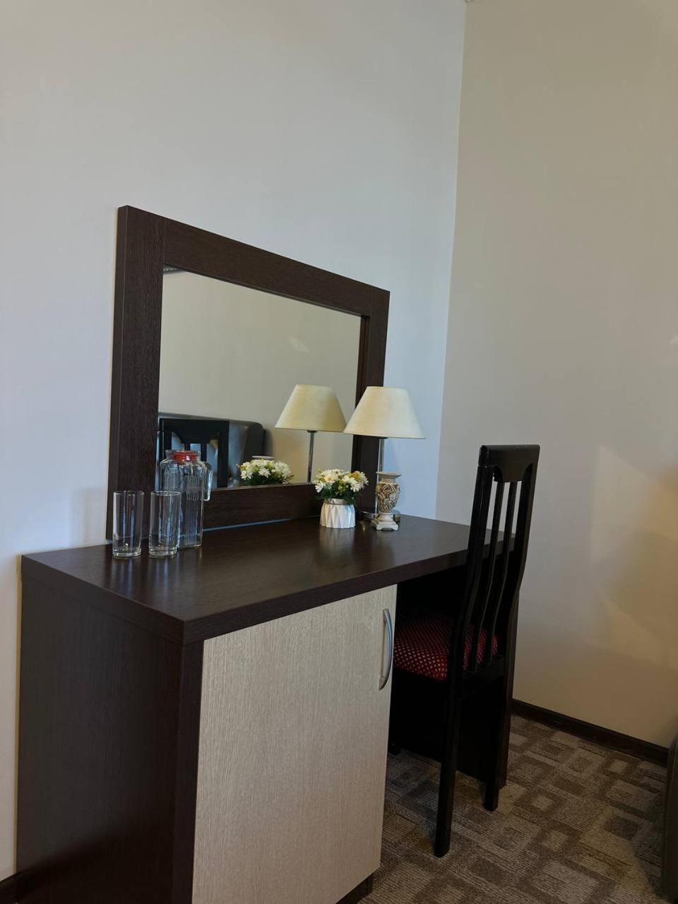 Tanzharyk Hotel Aktobe Bagian luar foto