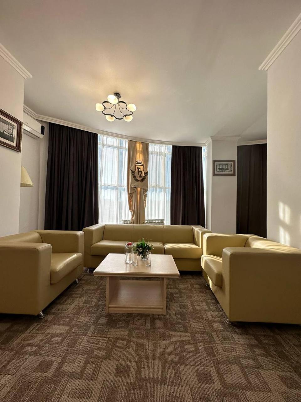 Tanzharyk Hotel Aktobe Bagian luar foto